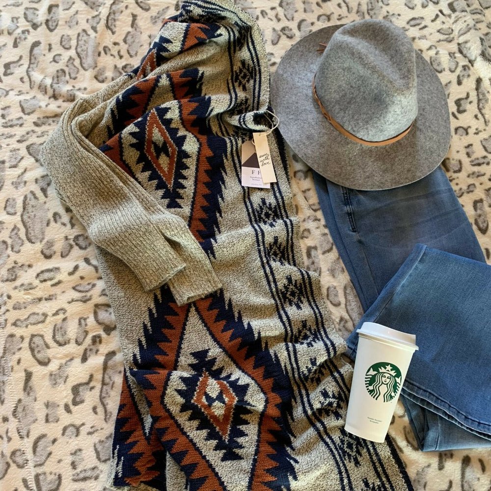 New Aztec Yellowstone Blanket Cardigan Sweater Western Southwest Grey Cozy Fall - Picture 3 of 9